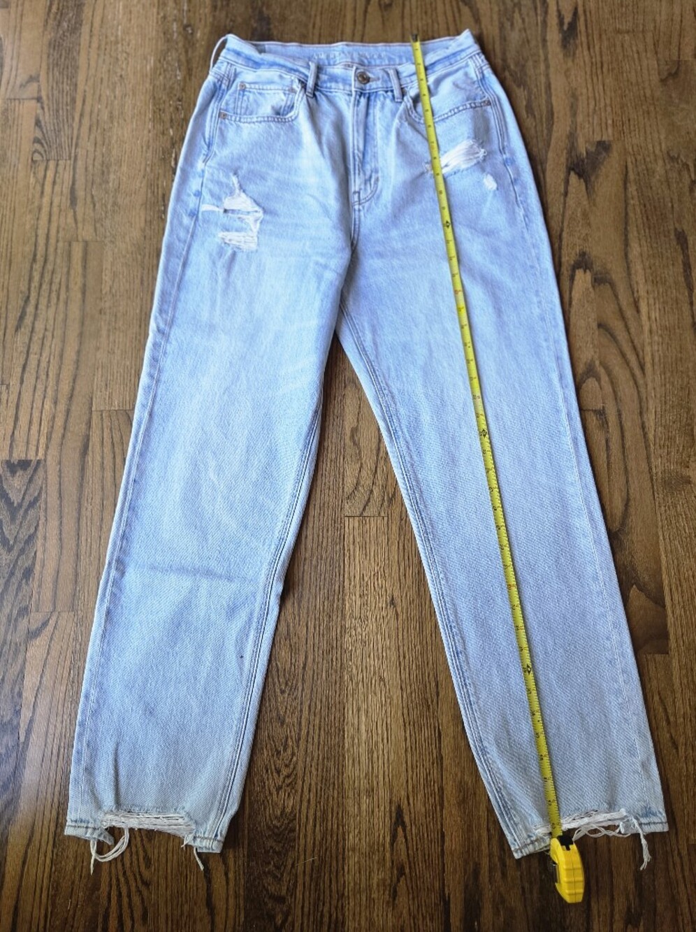 American Eagle Outfitters Women's Sz 12 Light Wash Distressed Straight Leg Jeans - Picture 8 of 10